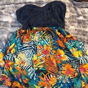 NEW Women’s Short Floral Dress with Belt